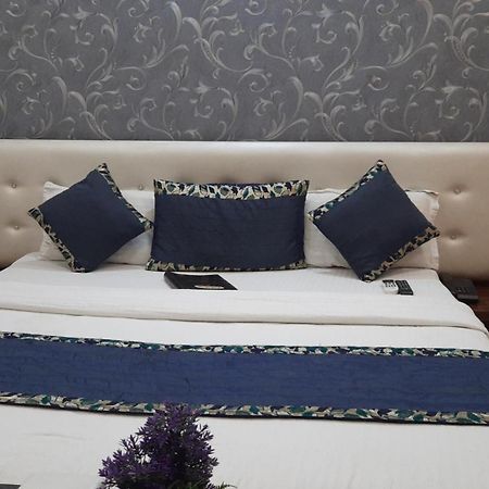 Hotel Ventures Inn Амритсар Стая снимка