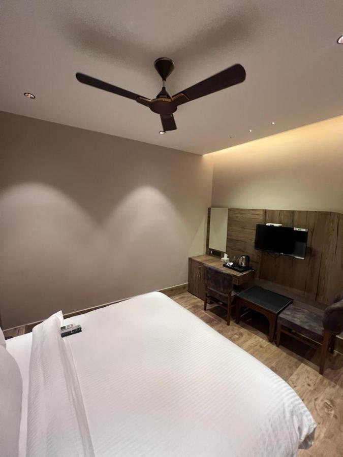 Hotel Ventures Inn Амритсар Екстериор снимка
