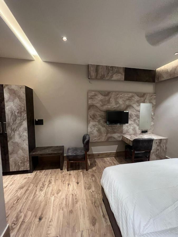 Hotel Ventures Inn Амритсар Екстериор снимка